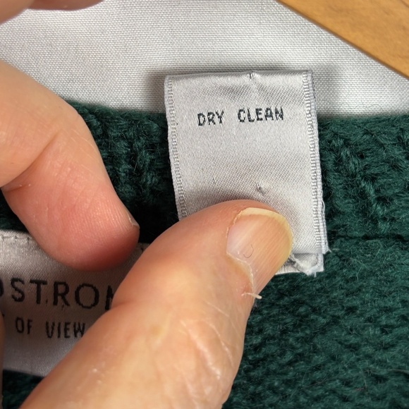 Vtg NORDSTROM Point Of View 100% Wool Embroidery Cardigan Sweater Sz S Holidays - Picture 9 of 12